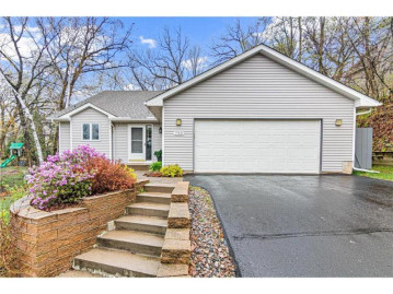 750 Woodcrest Drive, Hudson, WI 54016