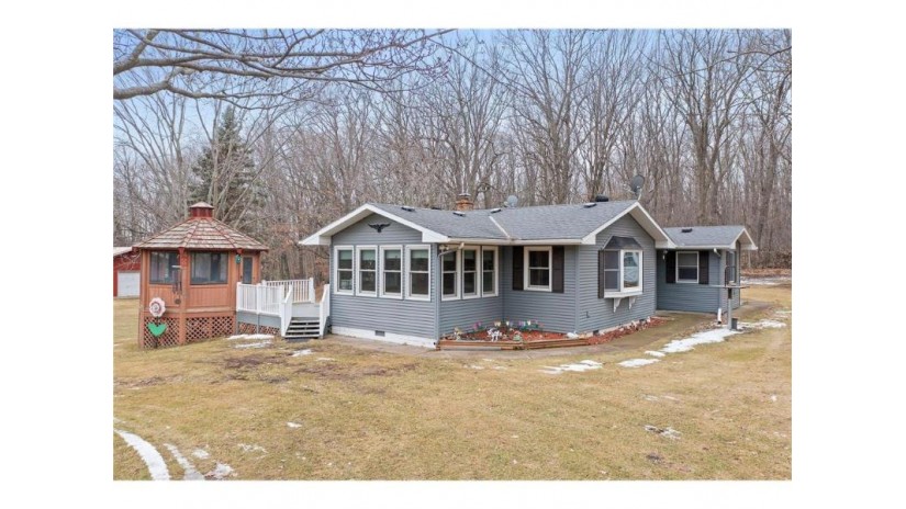 21752 Bailey Lane Barronett, WI 54813 by Edina Realty, Inc. $425,000