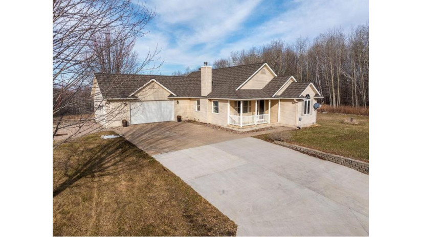 N2450 Oakdale Road Fall Creek, WI 54742 by Edina Realty, Inc. $850,000