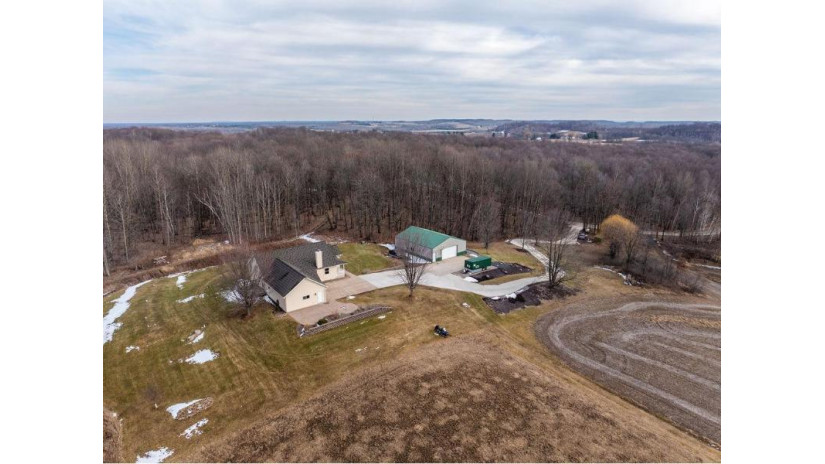 N2450 Oakdale Road Fall Creek, WI 54742 by Edina Realty, Inc. $850,000