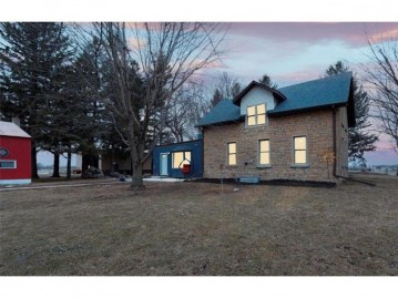 524 County Road Ss, Roberts, WI 54023