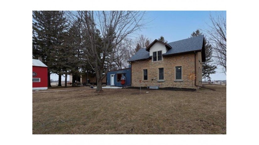 524 County Road Ss Roberts, WI 54023 by Re/Max Affiliates * $676,900