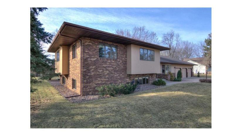 2932 North Plum Tree Circle Menomonie, WI 54751 by Rassbach Realty Llc $414,900