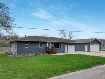 W7419 County Road O, Arkansaw, WI 54721