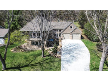 1743 Golf View Drive, River Falls, WI 54022