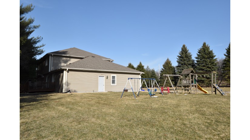 309 Trail Of Pines Ln Rochester, WI 53105 by Shorewest Realtors $249,000