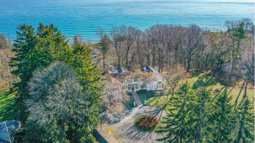 1562 E Goodrich Ln Fox Point, WI 53217 by Shorewest Realtors $1,795,000