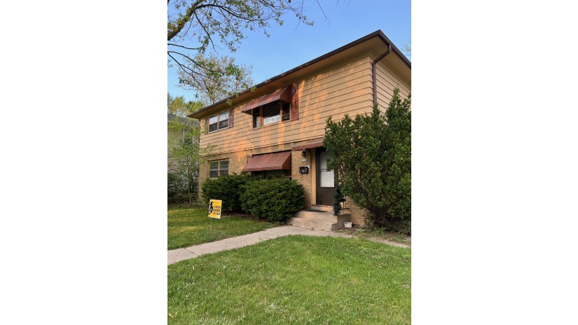 5100 N 77th St 5102 Milwaukee, WI 53218 by Shorewest Realtors $199,900