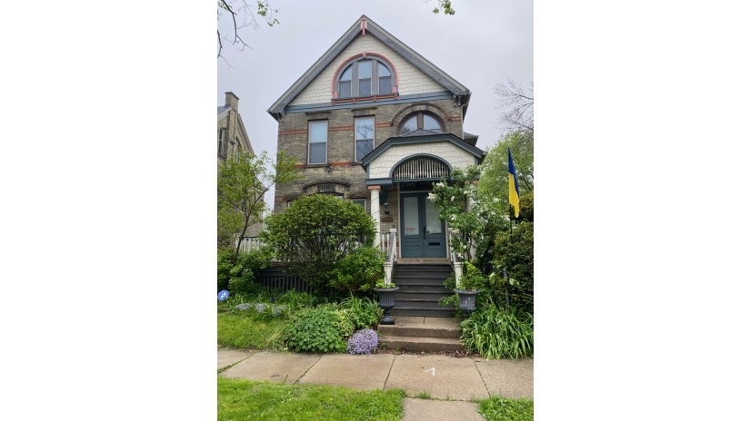 2365 N 1st St Milwaukee, WI 53212 by Shorewest Realtors $849,000