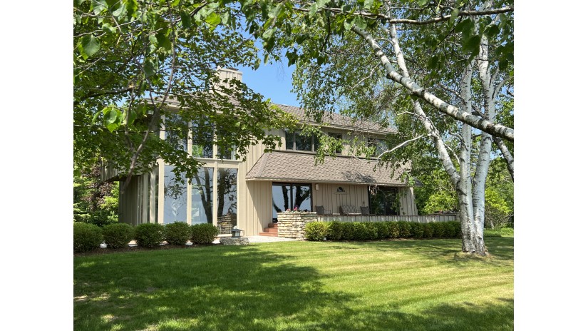 10804 N Lake View Rd Mequon, WI 53092 by Shorewest Realtors $1,320,000