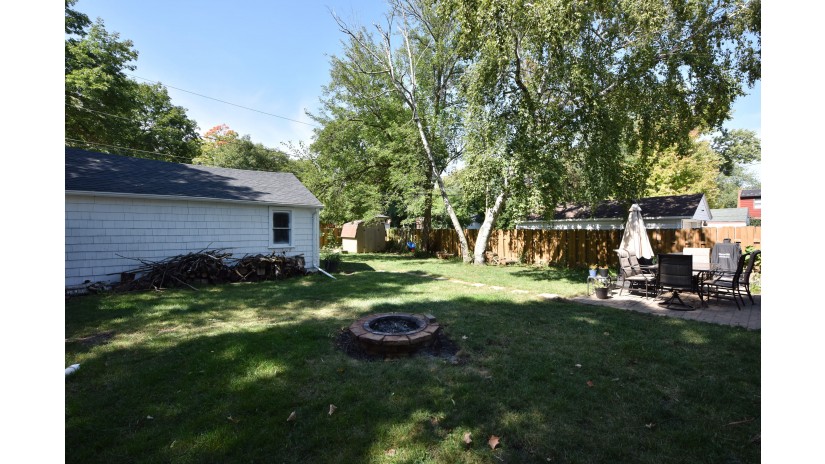 155 N 92nd St Milwaukee, WI 53226 by Shorewest Realtors $299,000