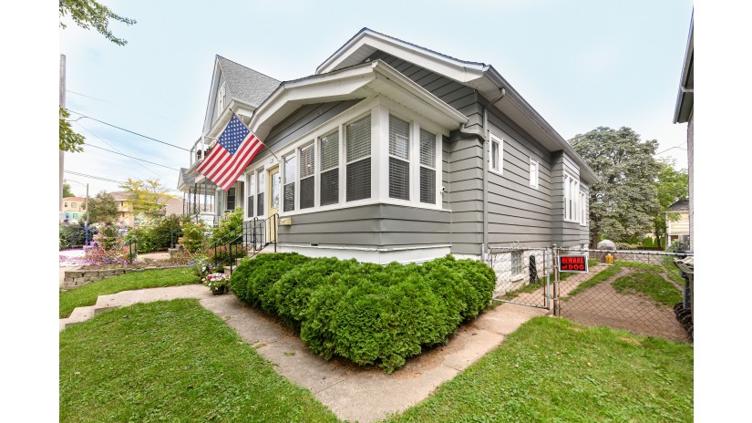 742 E Homer St Milwaukee, WI 53207 by Shorewest Realtors $349,900