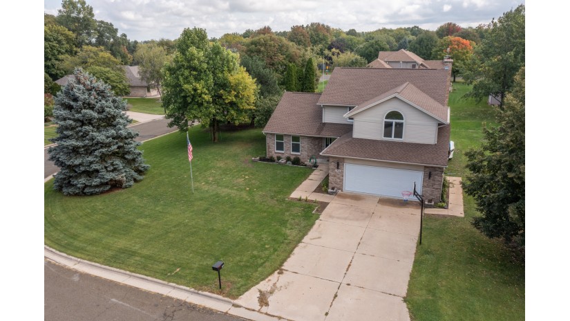 1677 Mound View Pl Whitewater, WI 53190 by Shorewest Realtors $459,900