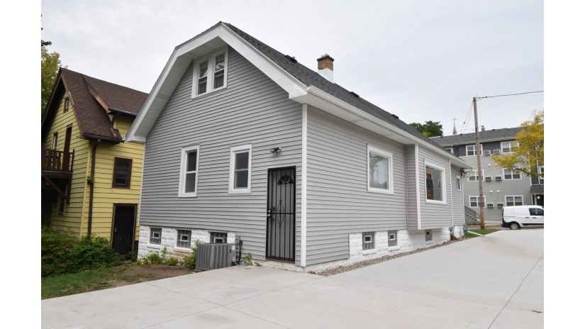 537 W Ring St Milwaukee, WI 53212 by Shorewest Realtors $170,900