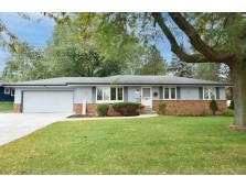 241 Manor Dr, Fredonia, WI 53021-9446