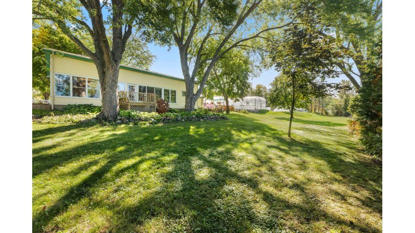 225 E Arcade Ave Watertown, WI 53098 by Shorewest Realtors $675,000