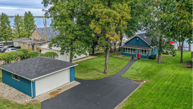 2204 Fleming Dr Delavan, WI 53115 by Shorewest Realtors $1,545,000