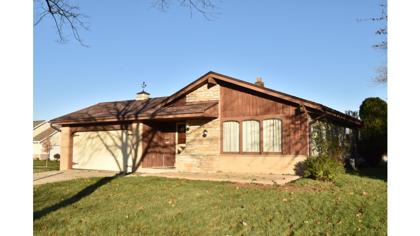 5954 S Indiana Ave Cudahy, WI 53110 by Shorewest Realtors $284,900