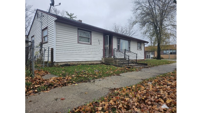 4808 N 25th St Milwaukee, WI 53209 by Shorewest Realtors $75,000