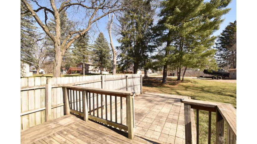 W1059 Pell Lake Dr Bloomfield, WI 53128 by Shorewest Realtors $313,000