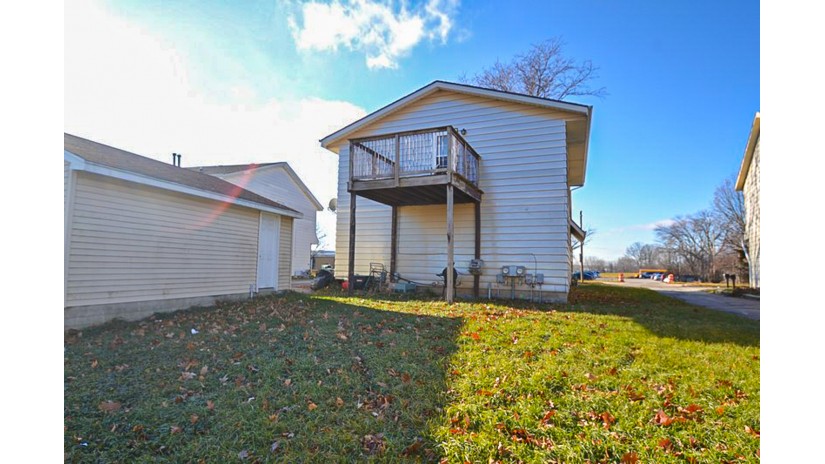 9170 N 95th St Milwaukee, WI 53224 by Shorewest Realtors $224,900