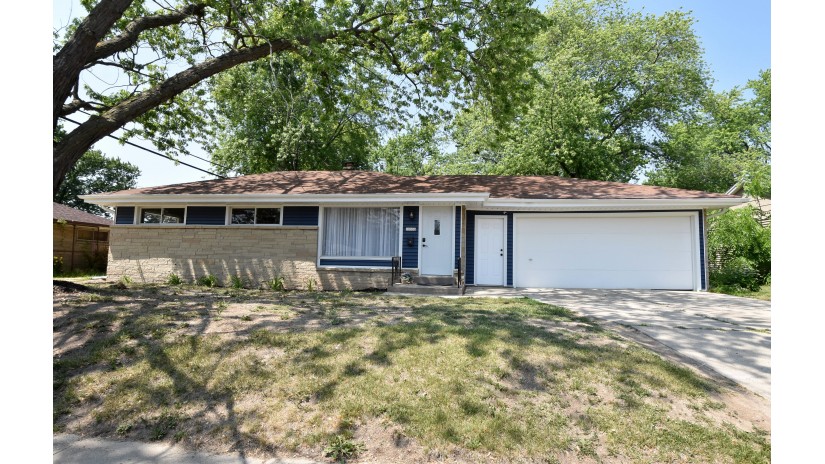 10500 W Sheridan Ave Milwaukee, WI 53225 by Shorewest Realtors $237,000