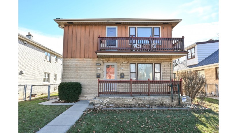 6927 W Hampton Ave 6929 Milwaukee, WI 53218 by Shorewest Realtors $225,000