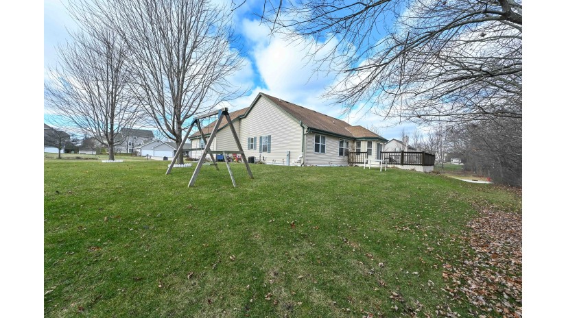 9208 S 47th St Franklin, WI 53132 by Shorewest Realtors $540,000