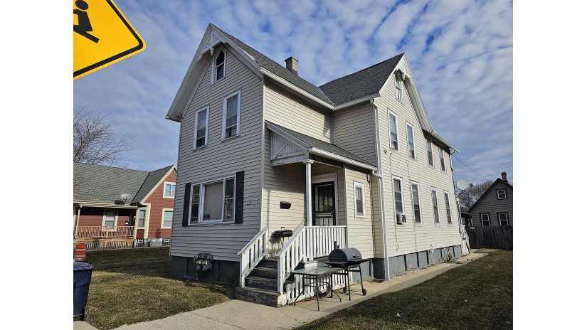 2428 N 6th St A Milwaukee, WI 53212 by Shorewest Realtors $75,000