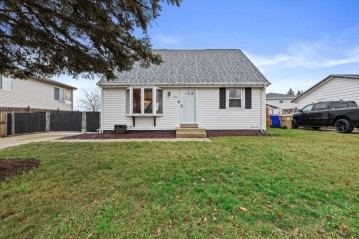 4809 Pershing Blvd, Kenosha, WI 53144-2053