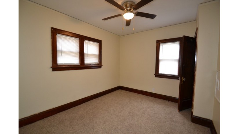 3346 N 36th St Milwaukee, WI 53216 by Shorewest Realtors $129,800