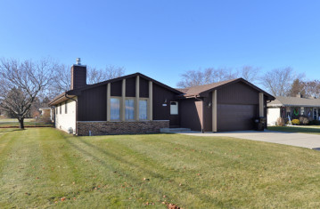 5510 Randal Ln, Caledonia, WI 53402-1774