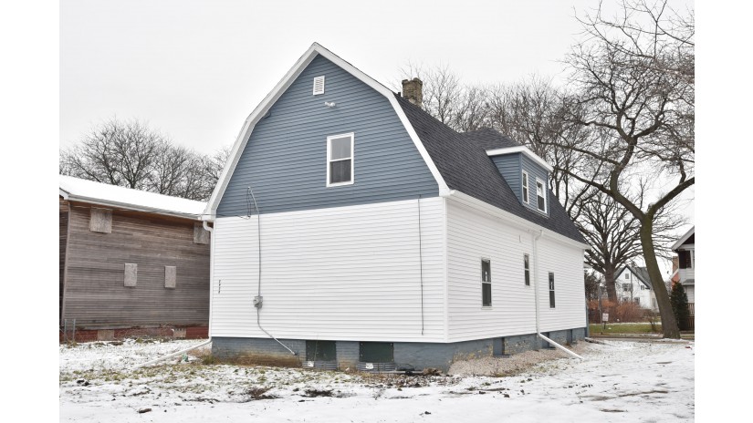 2938 N 6th St Milwaukee, WI 53212 by Shorewest Realtors $189,900