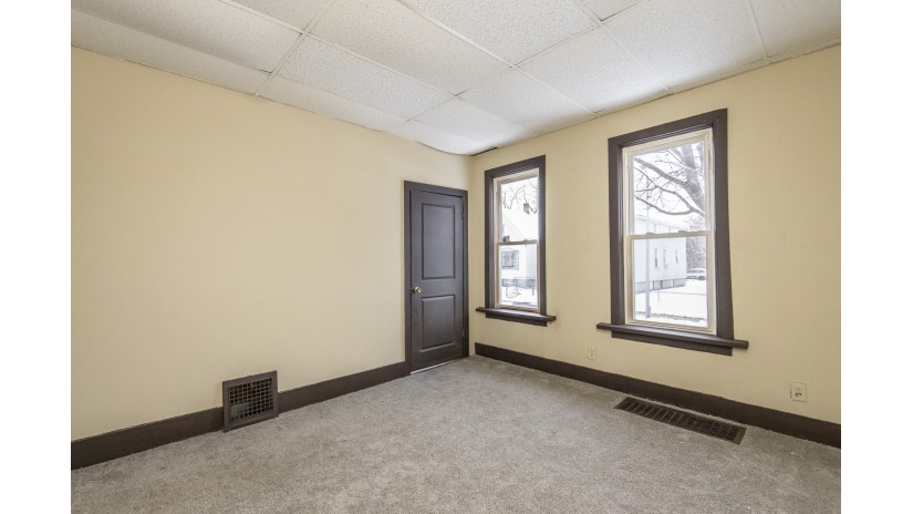 1440 N 29th St Milwaukee, WI 53208 by Shorewest Realtors $85,000