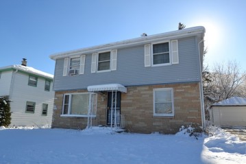 6221 W Keefe Avenue Pkwy, Milwaukee, WI 53216-2773