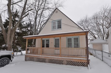 932 S Emmertsen Rd, Mount Pleasant, WI 53406-3990