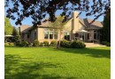10708 N Essex Ct, Mequon, WI 53092 by Shorewest Realtors $595,000