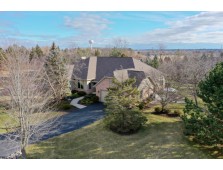 10708 N Essex Ct, Mequon, WI 53092-8533