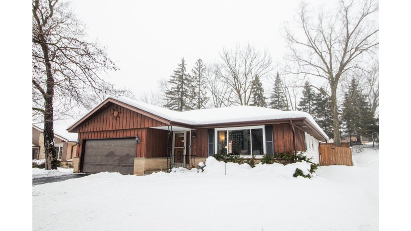 8210 W Bottsford Ave Greenfield, WI 53220 by Shorewest Realtors $314,900