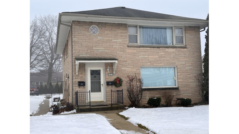 531 Sycamore Ave South Milwaukee, WI 53172 by Shorewest Realtors $299,900