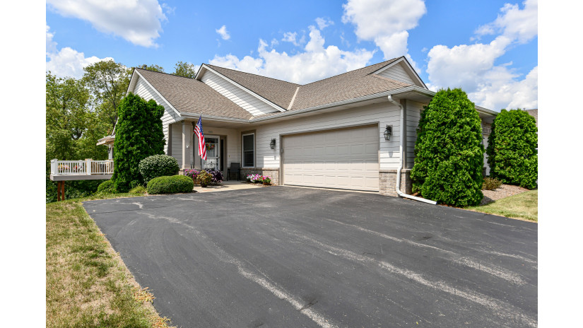 333 Oak Hill Cir 15 Rochester, WI 53105 by Shorewest Realtors $475,000