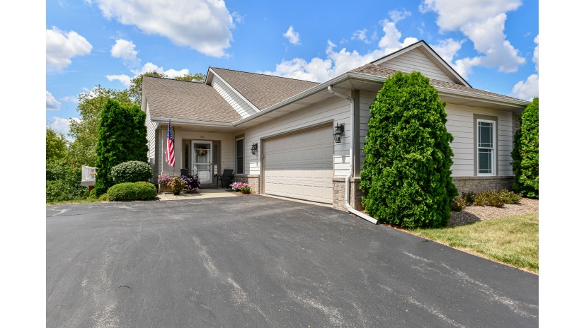 333 Oak Hill Cir 15 Rochester, WI 53105 by Shorewest Realtors $475,000