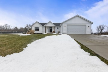 N3927 Prairie Ridge Ln, Sullivan, WI 53137