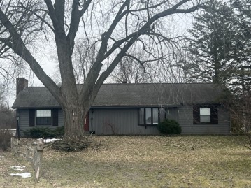 S103W15427 Heinrich Dr, Muskego, WI 53150-5003