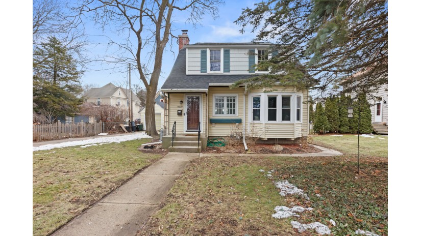 8119 Harwood Ave Wauwatosa, WI 53213 by Shorewest Realtors $375,000