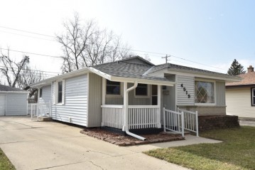 4515 W Kiley Ave, Milwaukee, WI 53223-5334