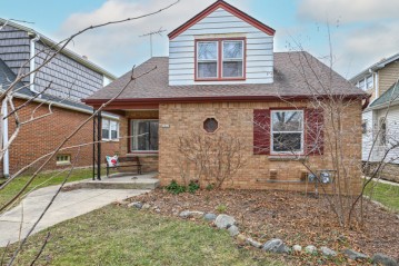 2843 S 45th St, Milwaukee, WI 53219-3411