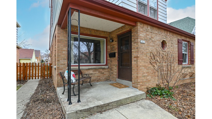 2843 S 45th St Milwaukee, WI 53219 by Shorewest Realtors $219,000