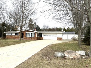 W4310 Emerald Dr, Watertown, WI 53094