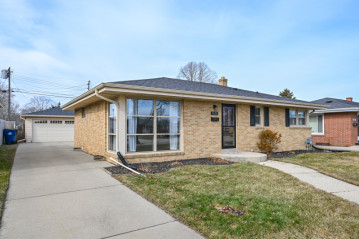 3624 Charles St, Racine, WI 53402-3326